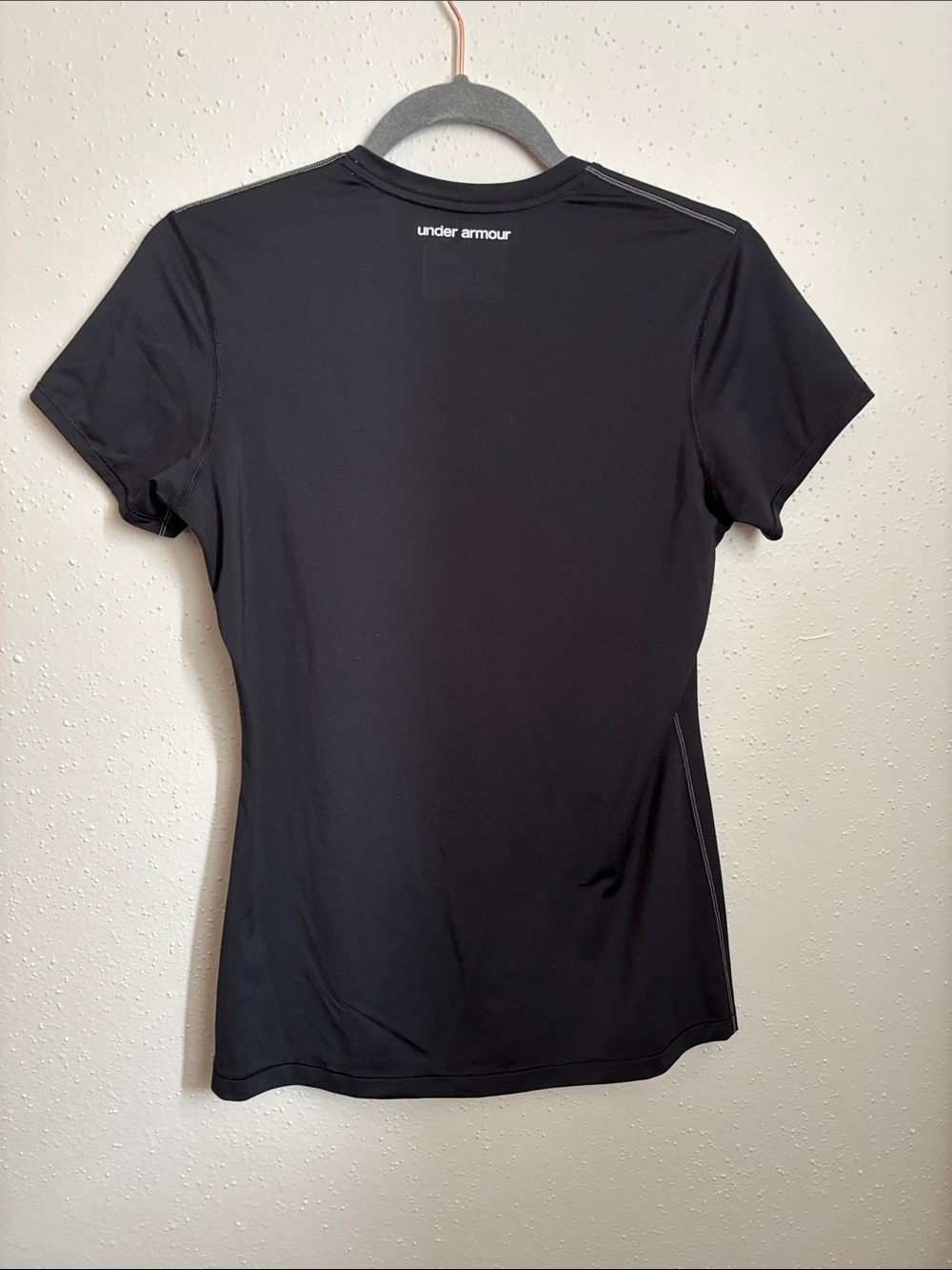5/$25 🌞 Fitted under armour shirt - Picture 3 of 4
